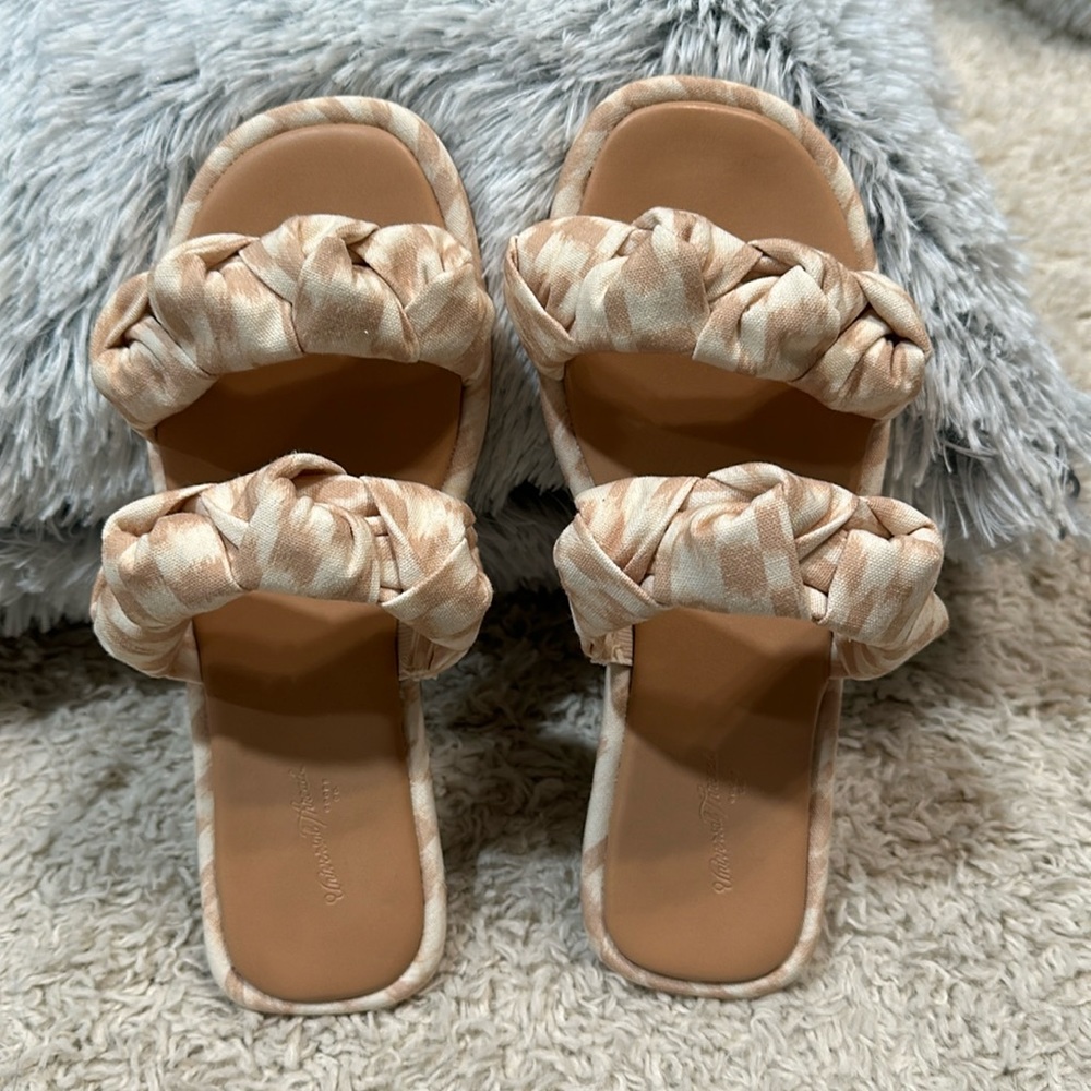 Universal Thread Women’s Sandals size 7